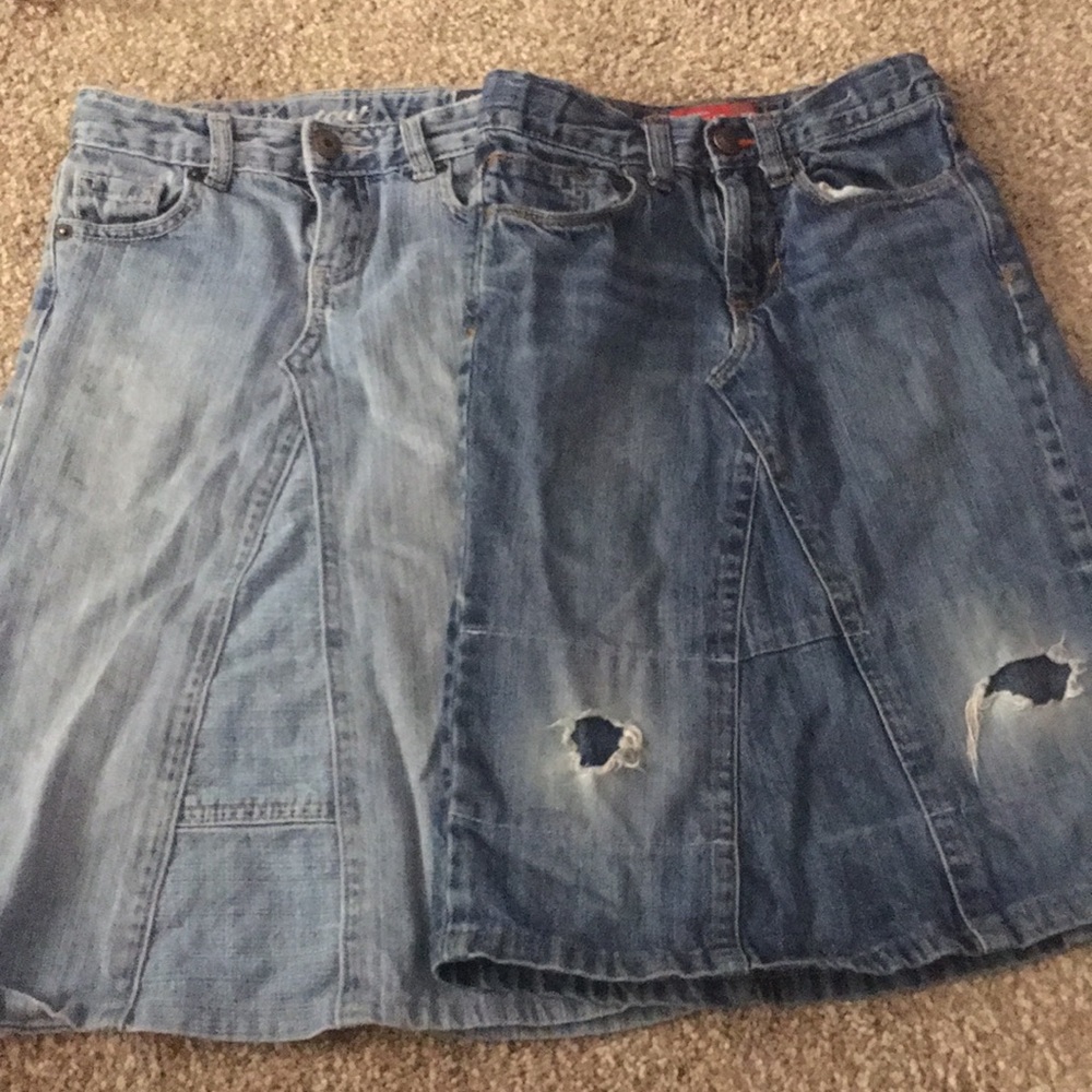 Little girls play clothes